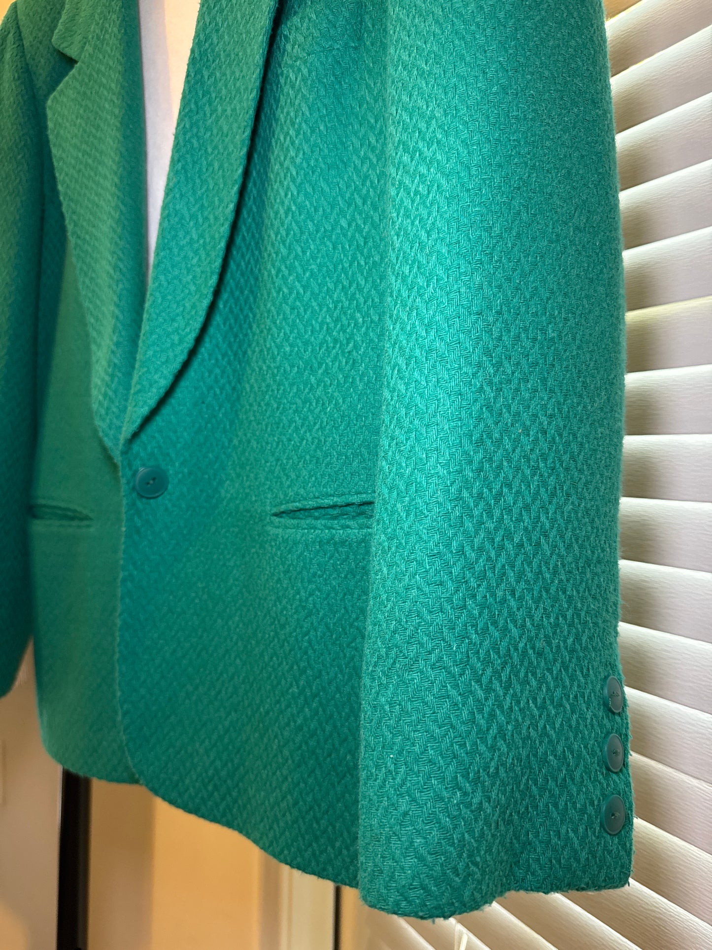 Green Textured Blazer – Size 14 (Pre-Loved)