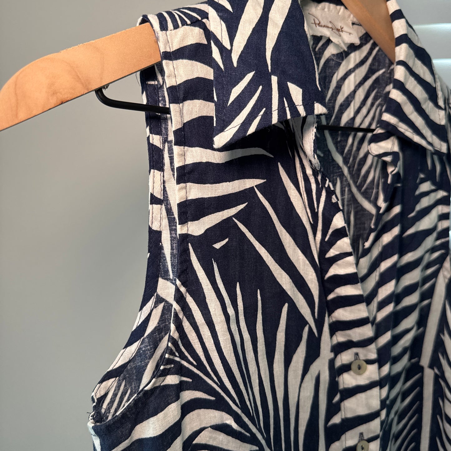 Pre-Loved Palm Print Sleeveless Button Top – Size S