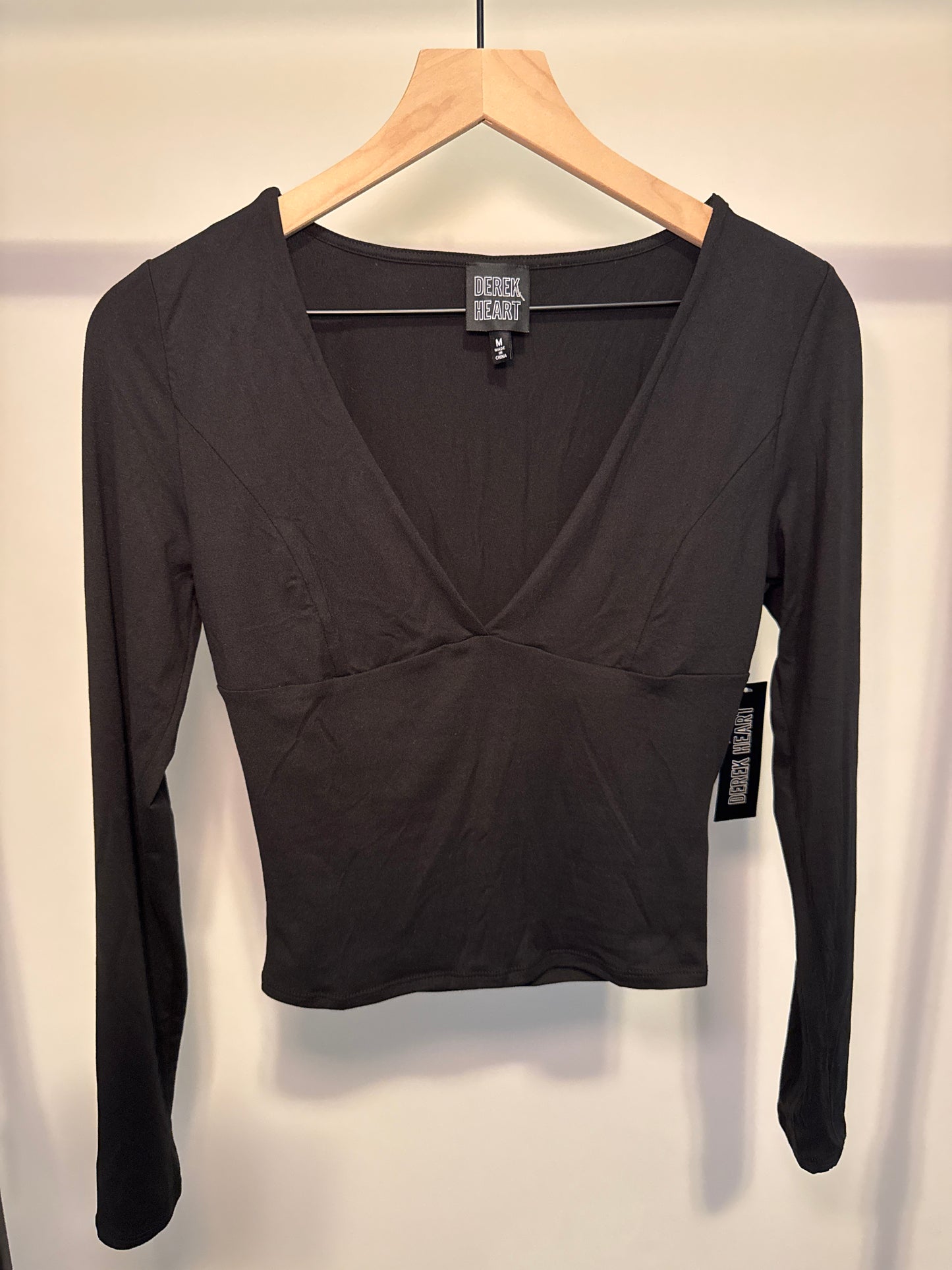 Black Long Sleeve Deep V-Neck Top – Medium