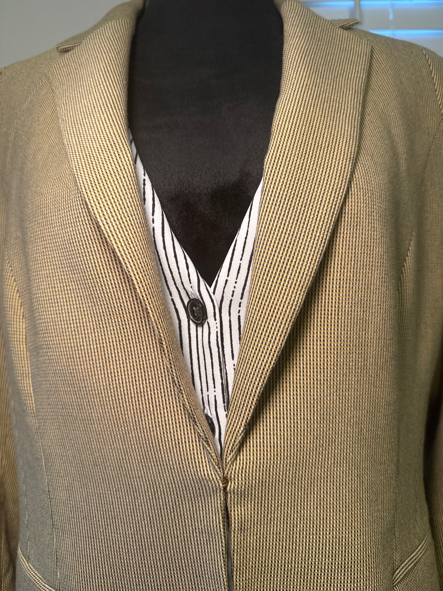 Blazer – Size 14 (Pre-Loved)