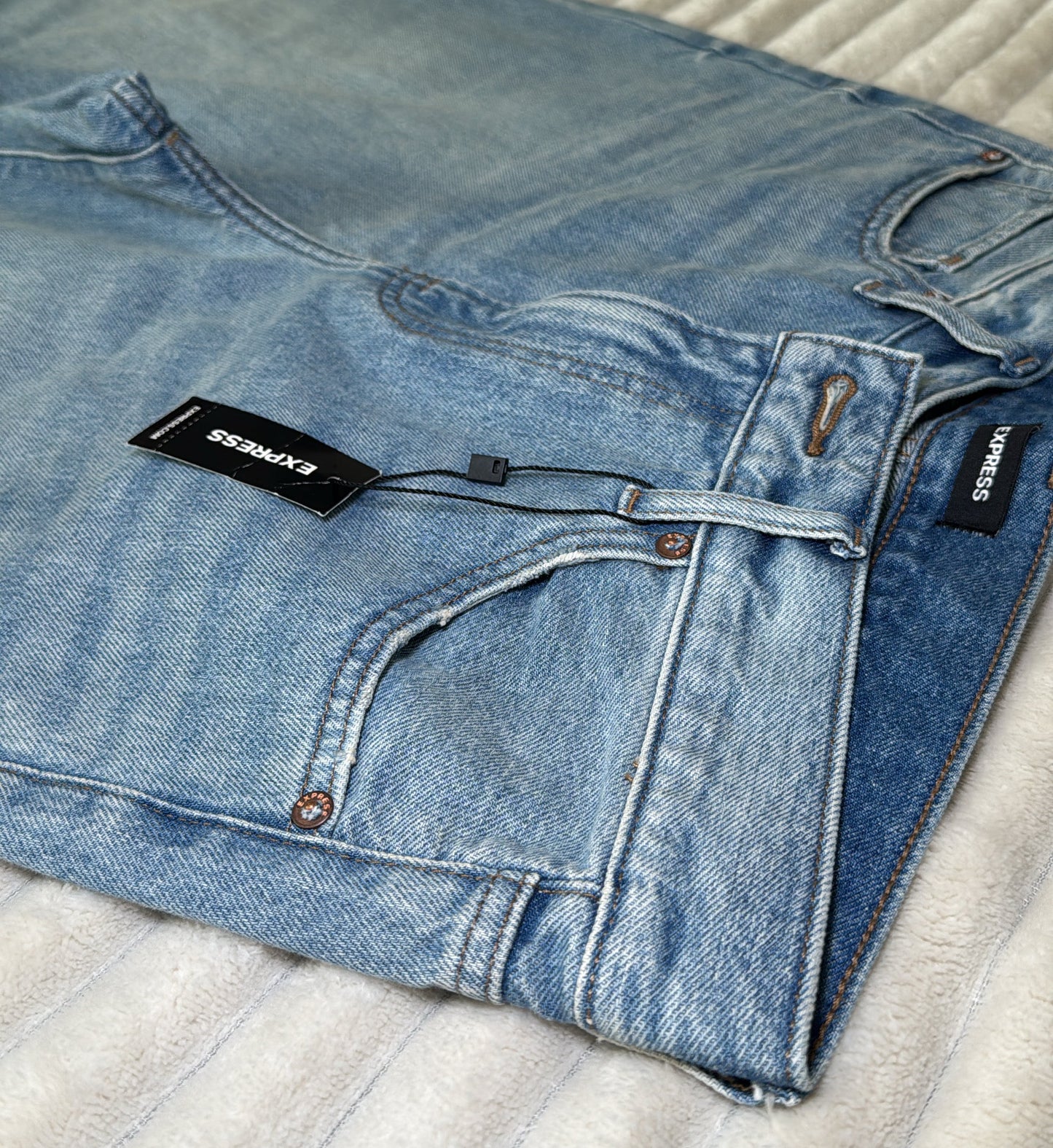 Express High Rise Wide Leg Jeans – Pre-Loved
