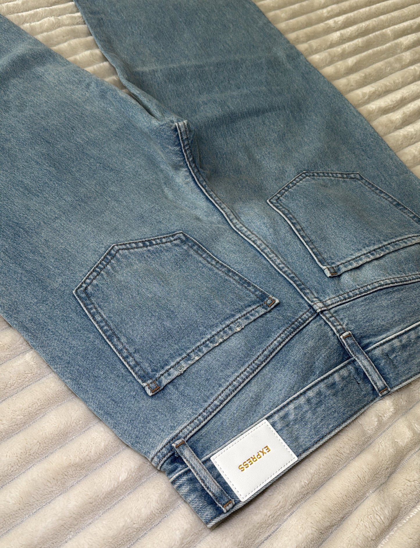 Express High Rise Wide Leg Jeans – Pre-Loved
