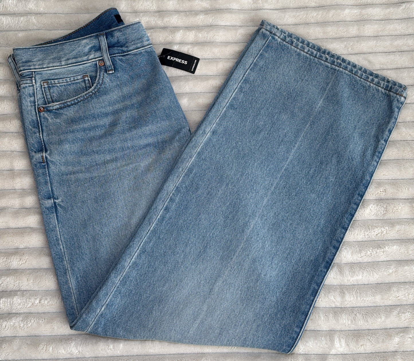 Express High Rise Wide Leg Jeans – Pre-Loved
