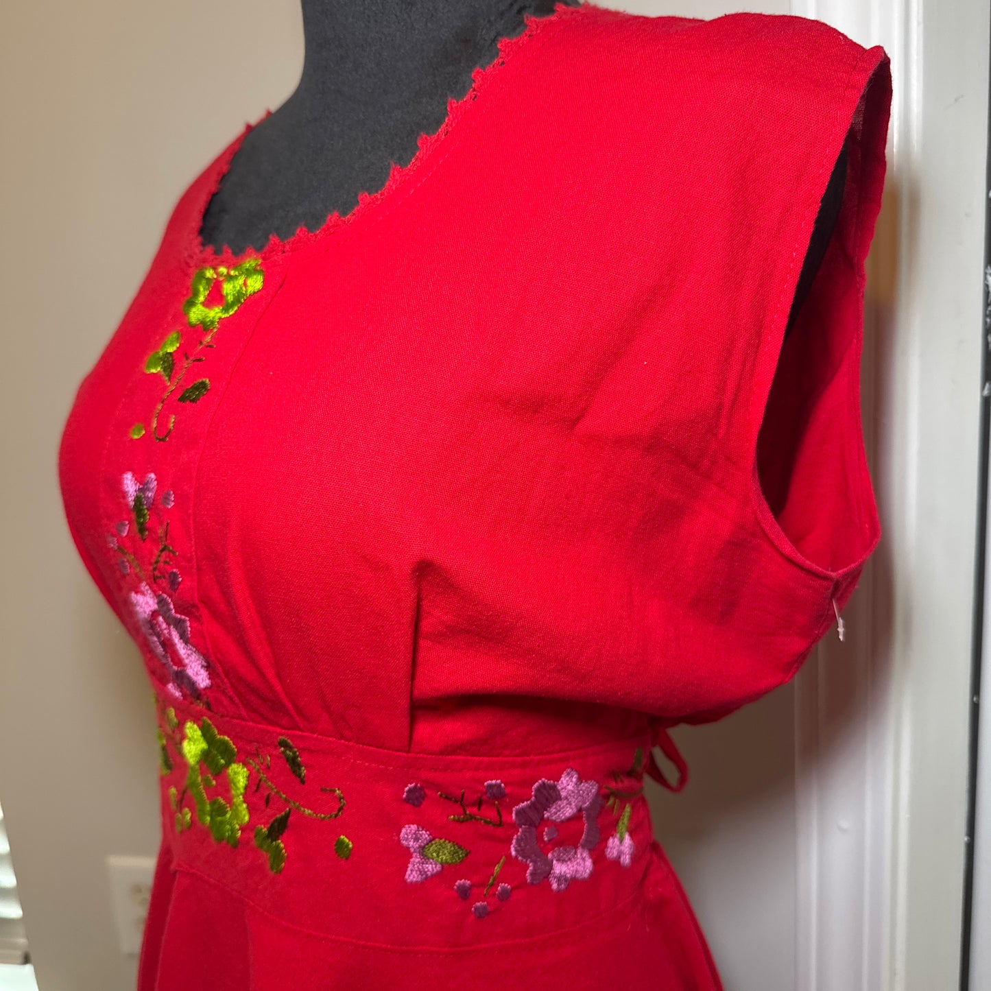 Pre-Loved Embroidered Red Midi Dress – Size Small
