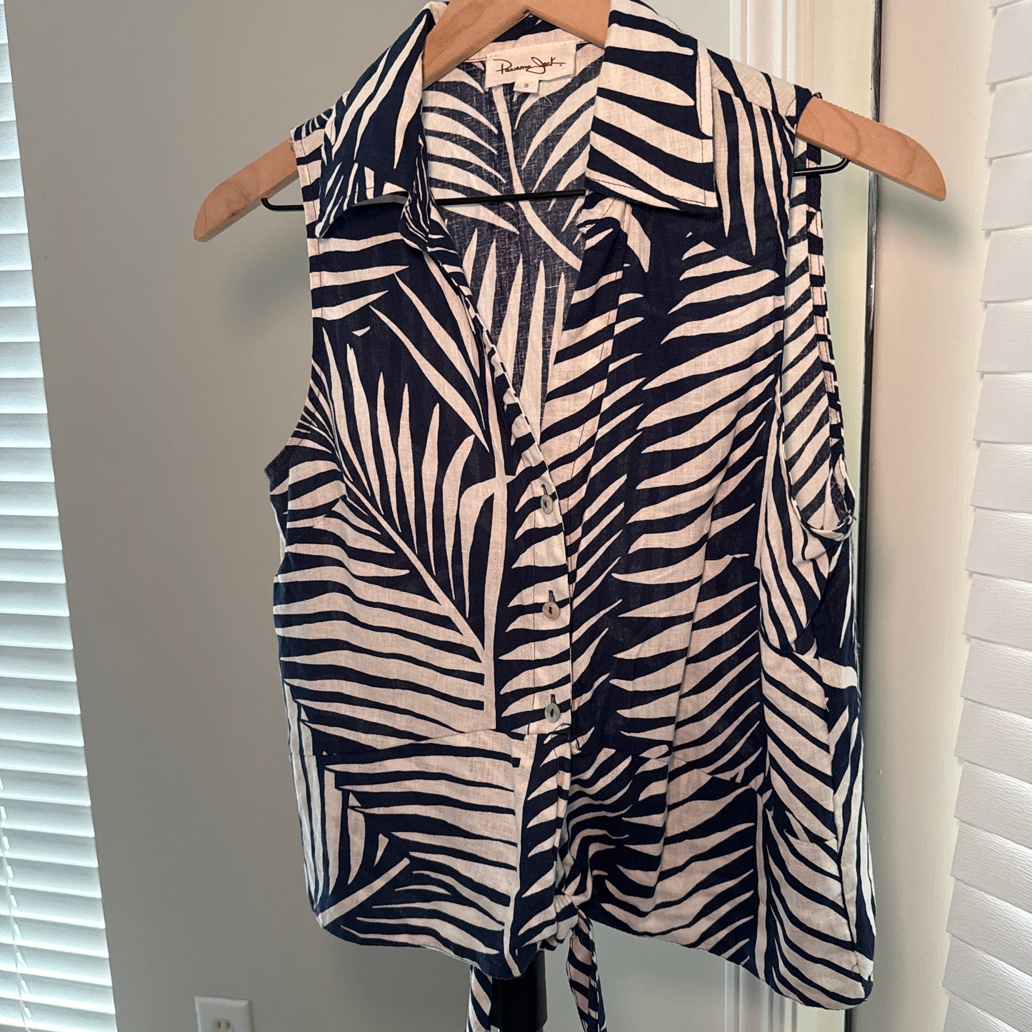 Pre-Loved Palm Print Sleeveless Button Top – Size S